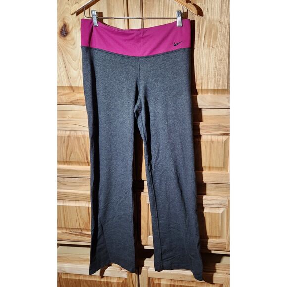 9-Piece Women’s Medium Athletic Bottoms – Pants & Capris Bundle - Picture 4 of 13